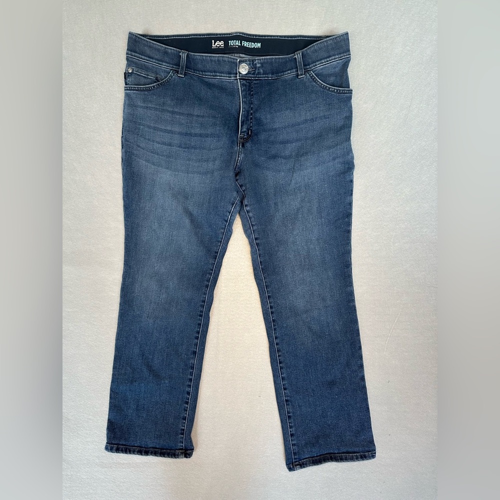 LEE Total Freedom Straight Leg Ankle Jeans Women's Size 18W Plus Petite Med Wash